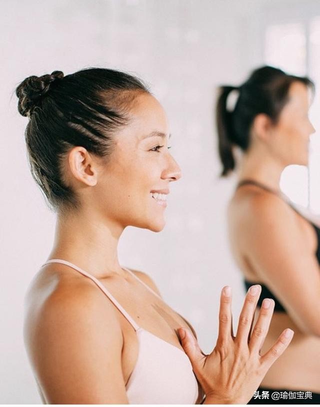 瑜伽namaste手势是怎么做,瑜伽课的基本礼仪