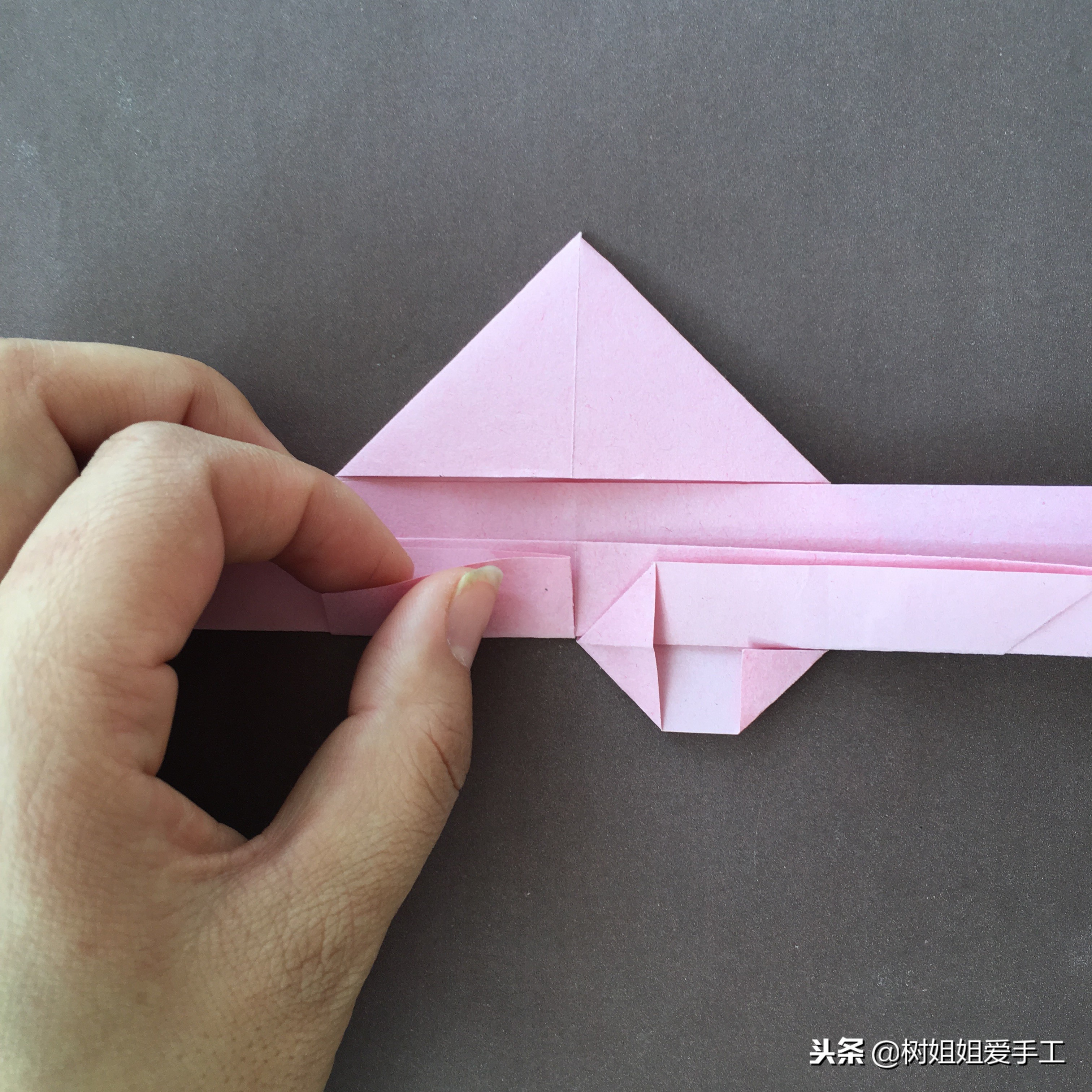 儿童折纸徽章简单又漂亮又能戴,手工五角星儿童折纸折法