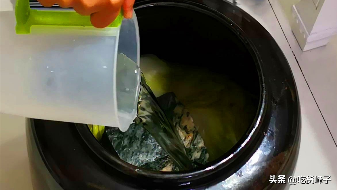 腌酸菜的方法你能告诉我一下吗,腌酸菜好吃不坏有诀窍20天就能吃