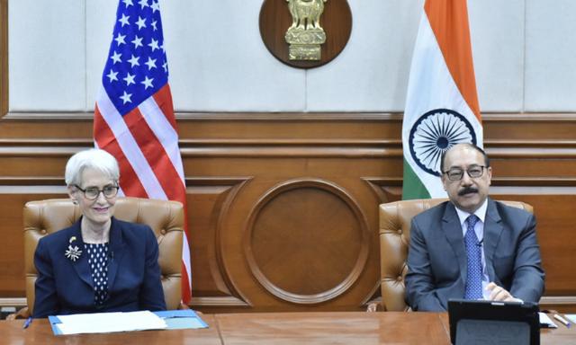 美核潜艇被撞意味着什么,核潜艇被撞破了