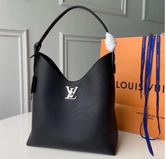 巴宝莉和lv包包哪个好,巴宝莉水桶包和lv水桶包比较