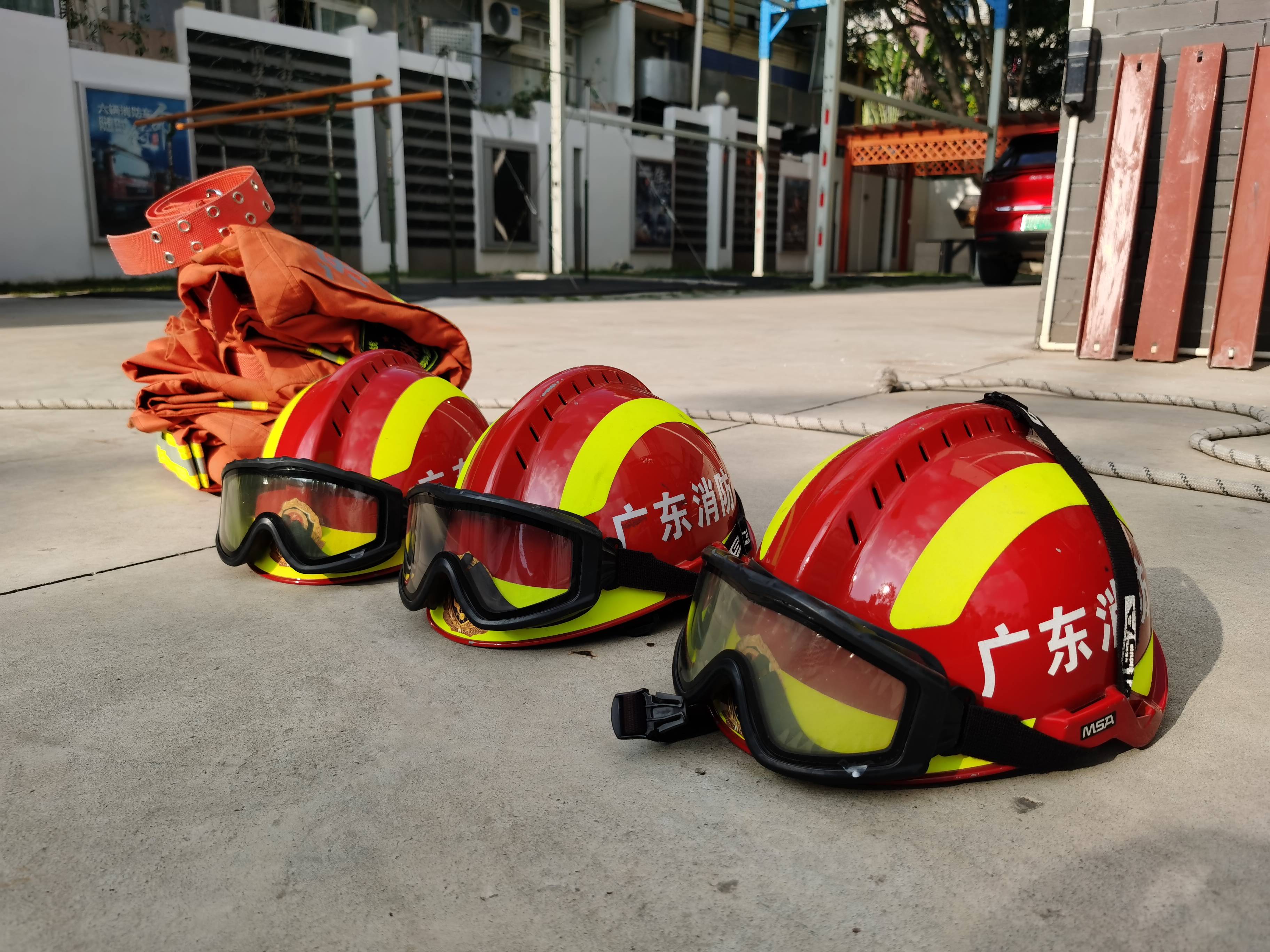 有一个消防蓝朋友是怎样的体验,给你一天时间