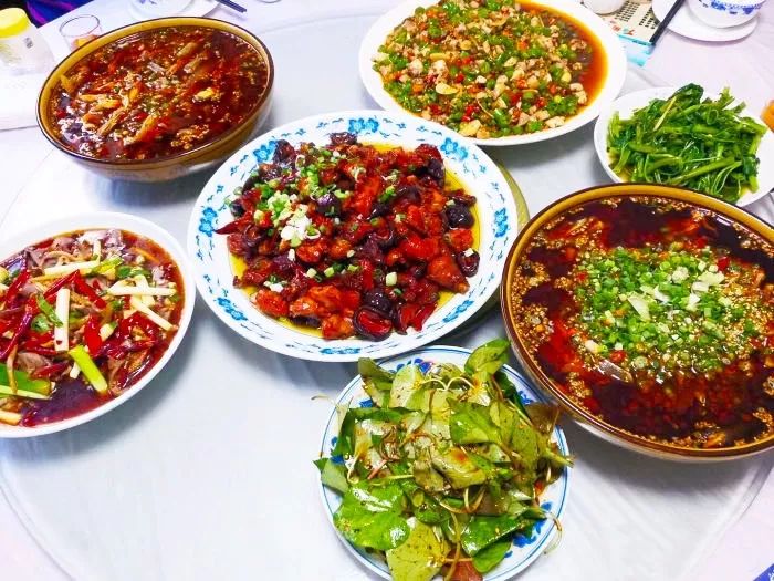 重庆各个区域好耍好吃的推荐,重庆哪有好吃好玩的地方