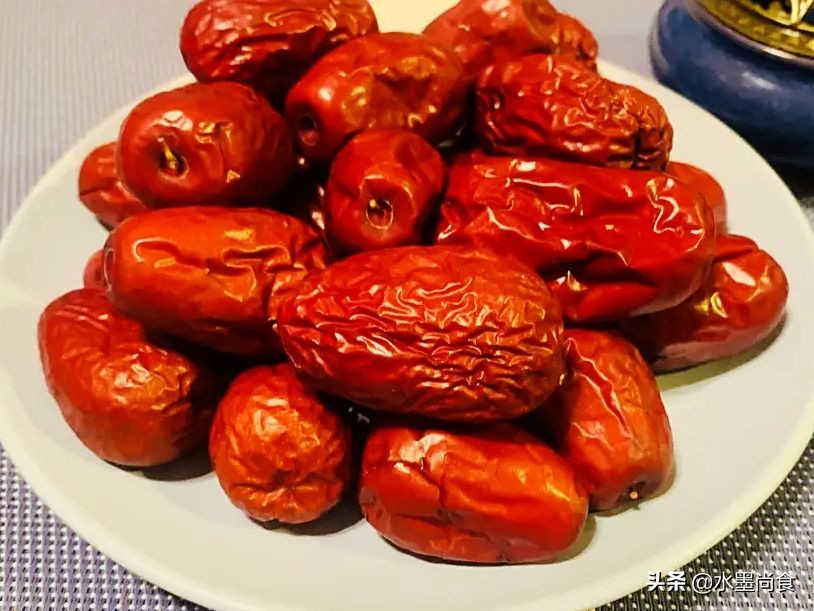 买红枣时,挑越大越好吗?会选的只看5点,遇到这2种白送也不要