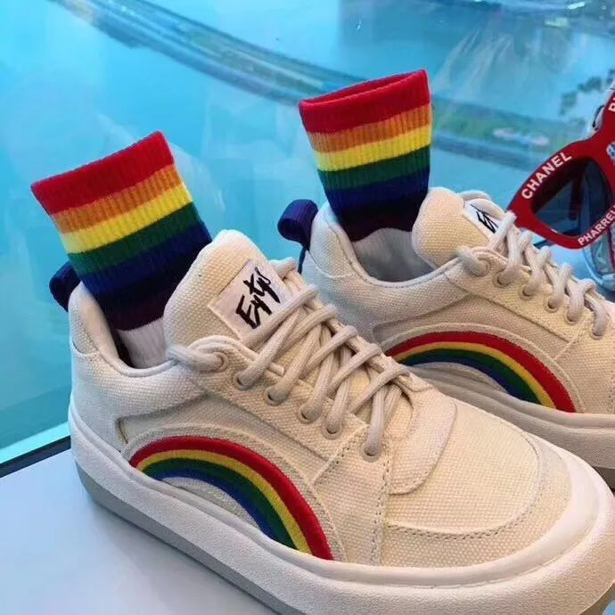 又好看又百搭的小白鞋,那些超好看的又百搭的小白鞋