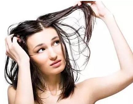 头发干枯毛躁油腻怎么办,头发干枯油腻细软