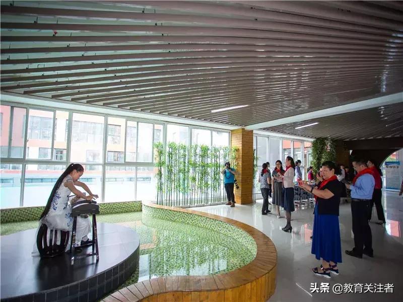 郑东新区昆丽河小学开学典礼,家国情怀校园