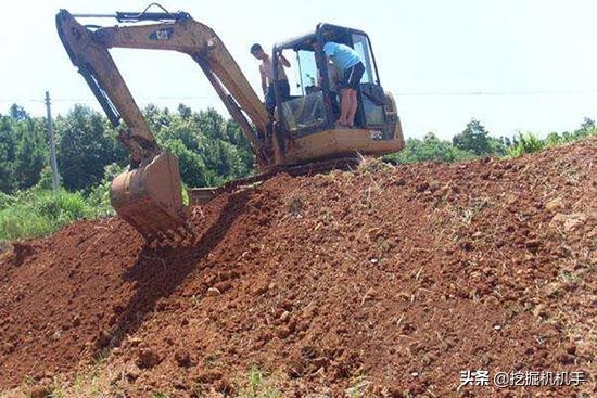 智能修坡挖掘机,挖掘机100个技巧