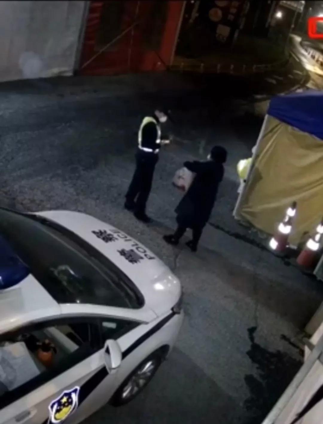 煲粥姐,孙杨送外卖最新视频