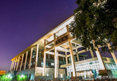 中国人民大学近3年国内升学率34%！32%左右本科毕业生直接就业！