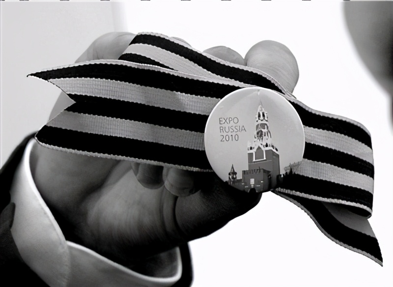 克里米亚检察官娜塔莉亚和女儿,俄罗斯检察长娜塔莉亚采访