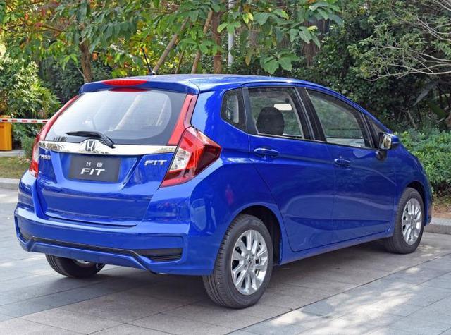 老款起亚k2两厢和飞度哪个值得买,开飞度再开冠道