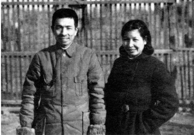 陶斯亮问母亲曾志：大哥的父亲是谁？曾：长得和夏明震一个样子