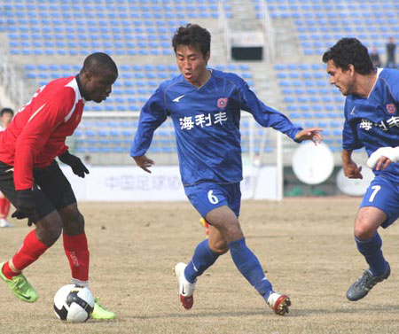 史诗级乌龙中甲张一诺,盘点中国足球令人啼笑皆非的失误