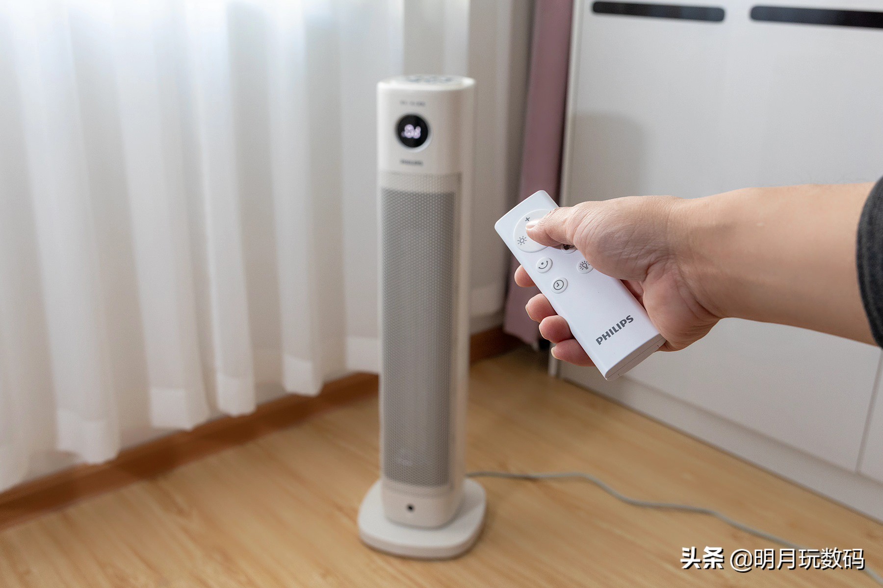 飞利浦石墨烯踢脚线取暖器暖风机,飞利浦冷暖两用塔式暖风机怎样