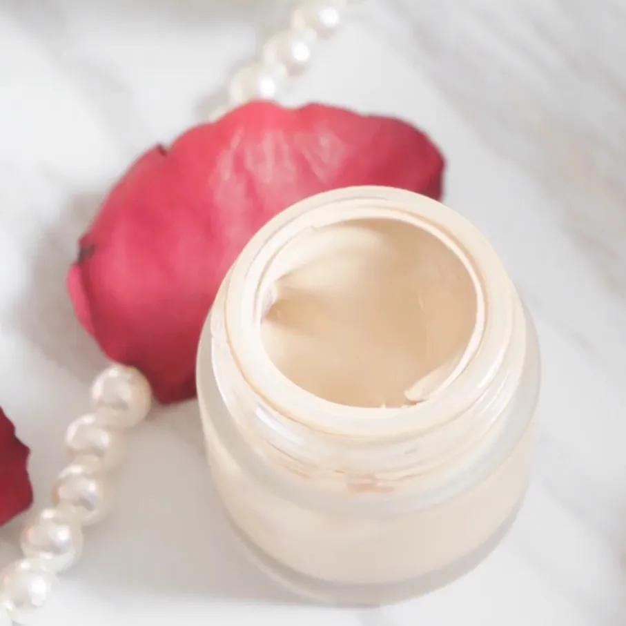 雅诗兰黛持妆无瑕保湿气垫粉底液,遮瑕好又不拔干的气垫粉底液推荐