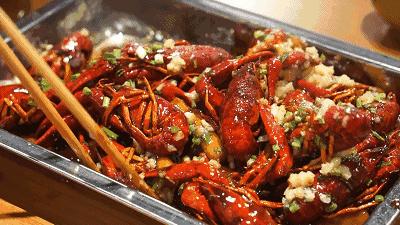 吃小龙虾容易引发什么病复发,吃了小龙虾手掌心痒