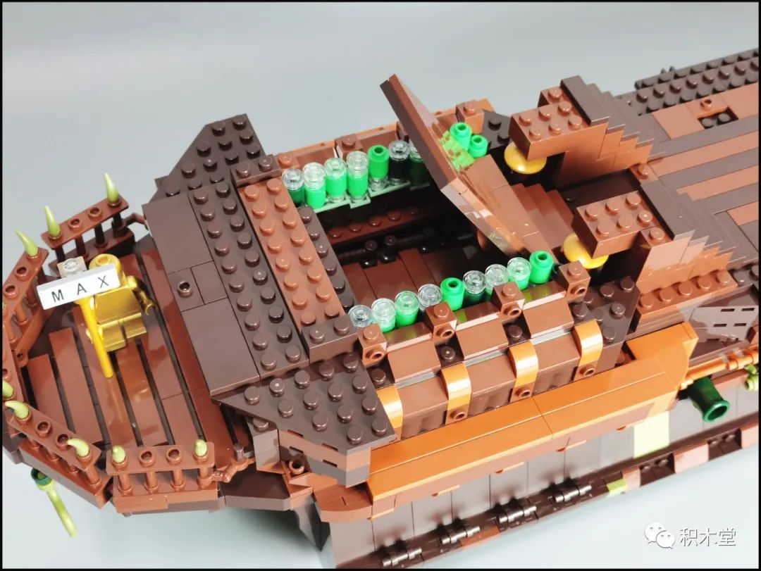 飞翔的荷兰人号为什么能潜水 (鬼船和飞翔的荷兰人号哪个更牛)