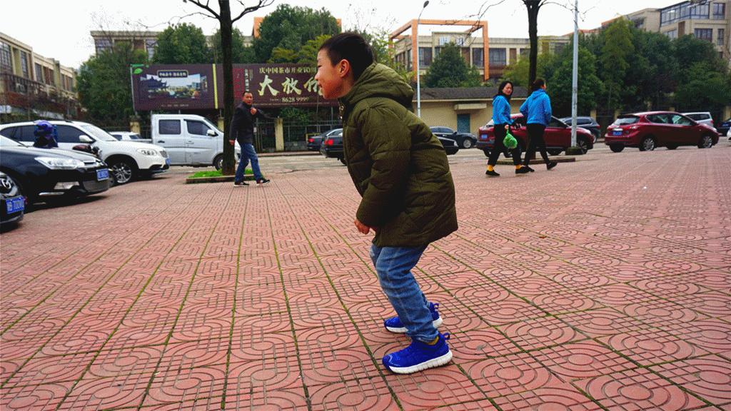 孩子运动鞋十大排名,云弹减震运动鞋2代