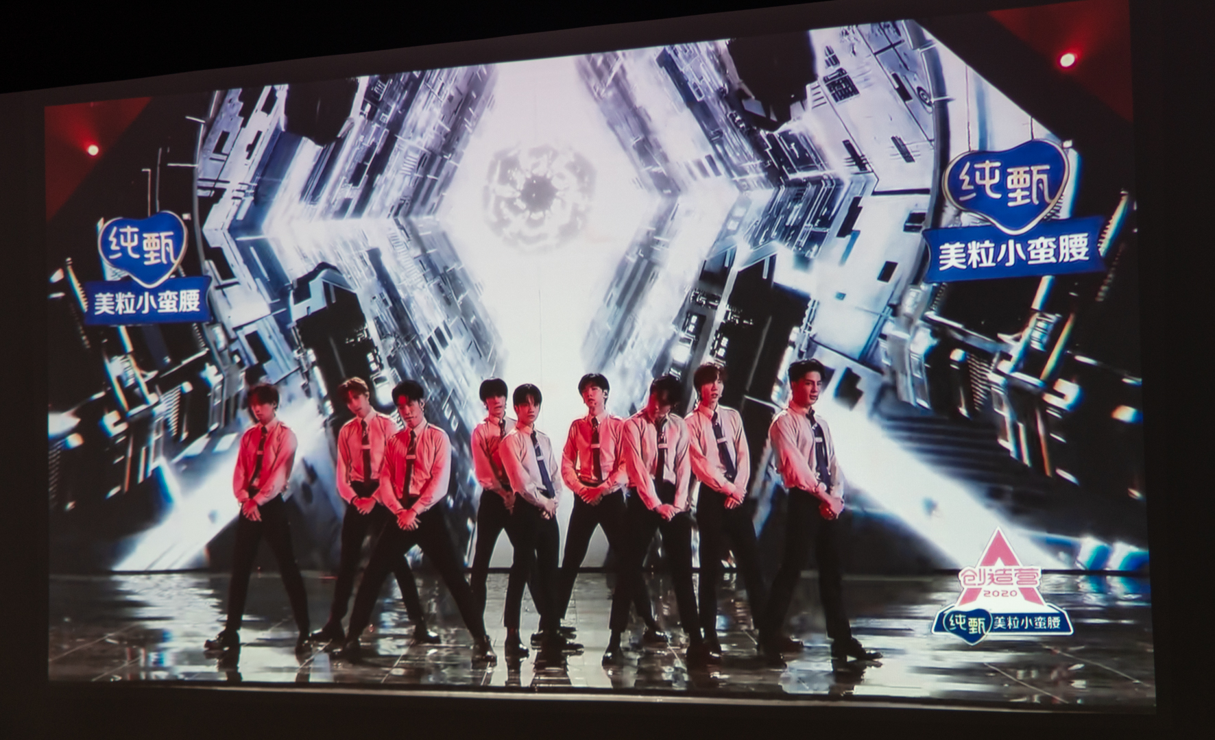 客厅改造书房投影,书房装修成影院