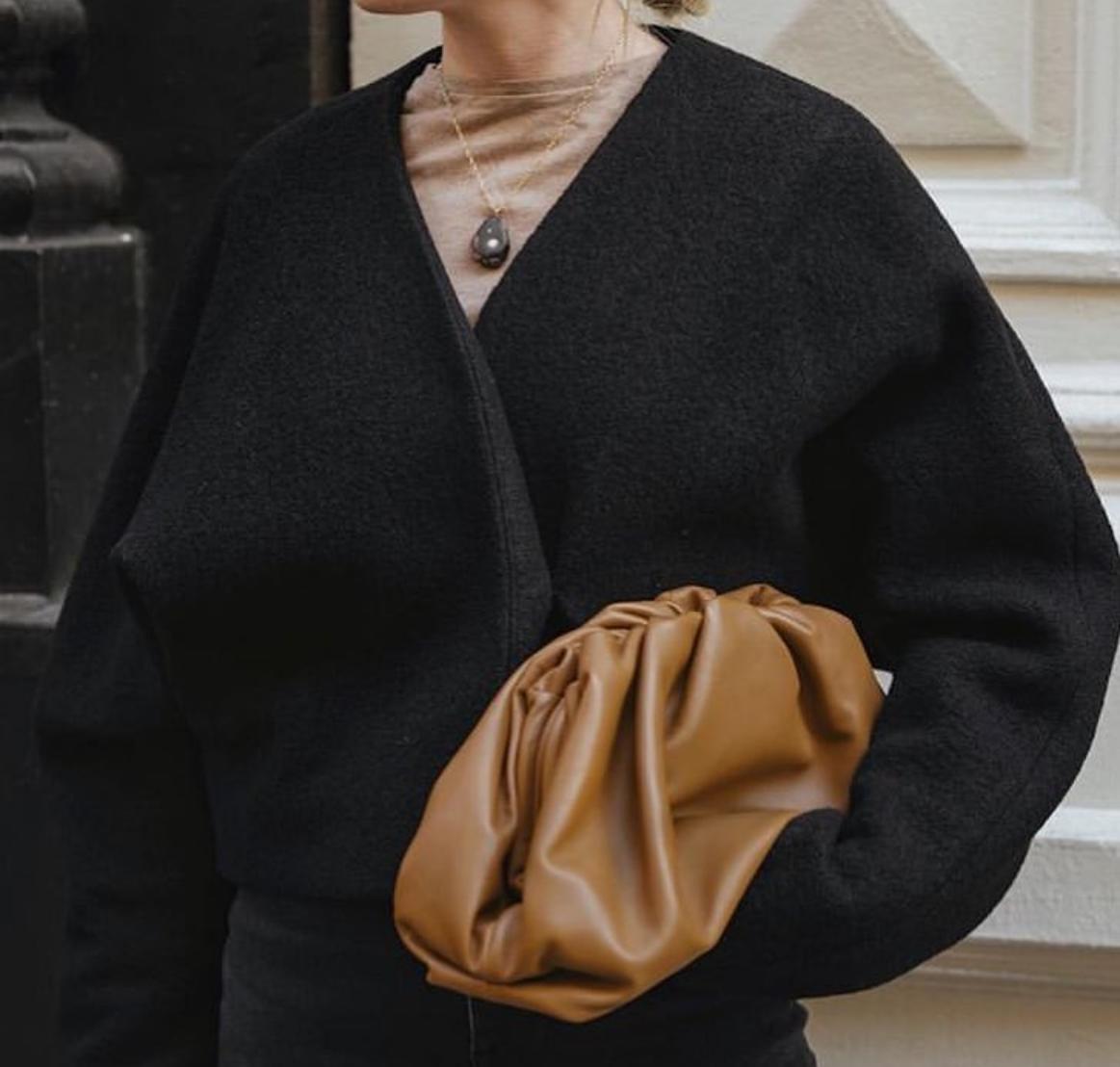 时尚小众云朵包,云朵包和枕头包