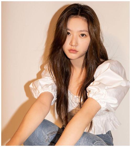 头发稀疏细软扁塌适合什么洗发水,头发稀疏的补救方法洗发水