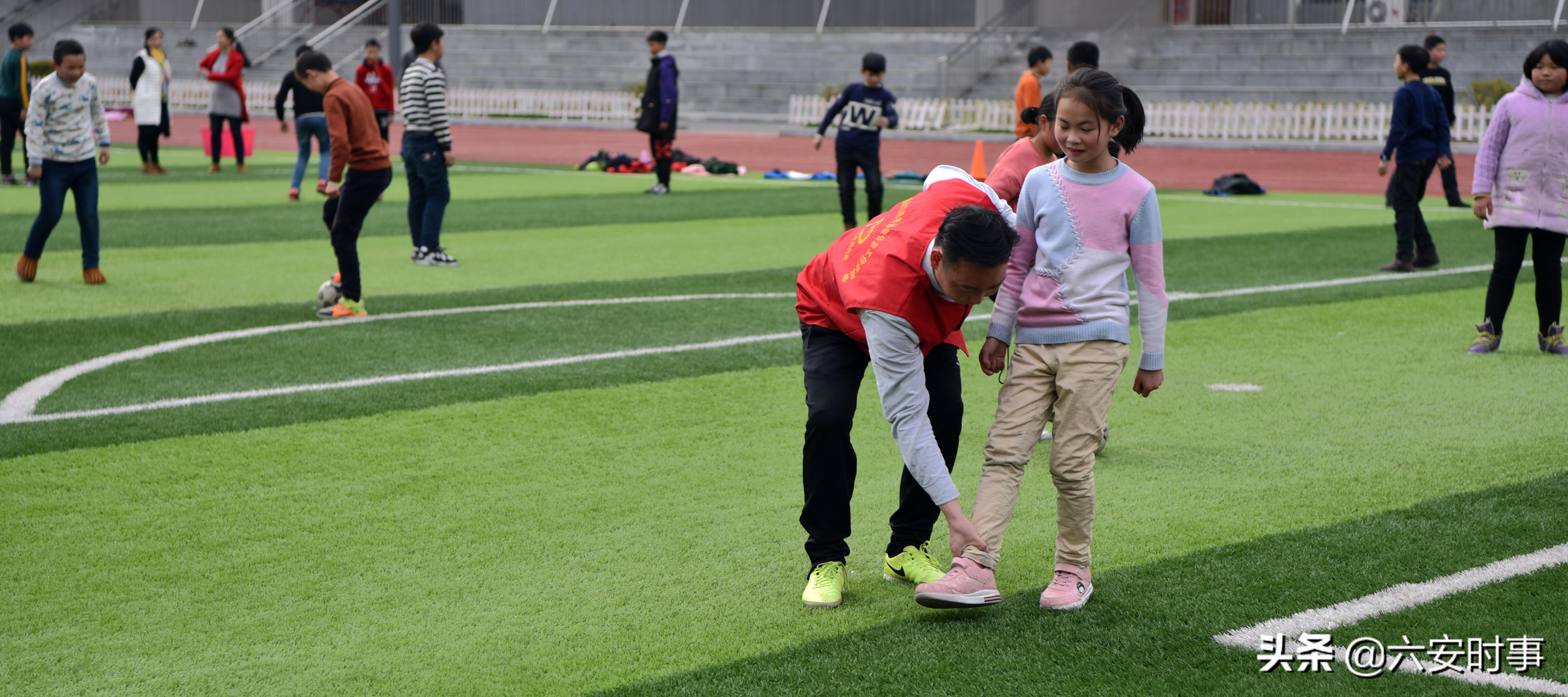 志愿者到嘉禾开展爱心助学活动,志愿者到嘉禾爱心助学活动