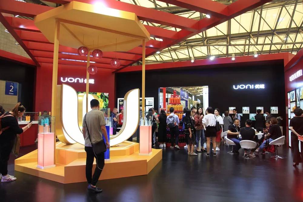 优妮弱酸新升级：震撼亮相美博会，展现高端洗护新风采