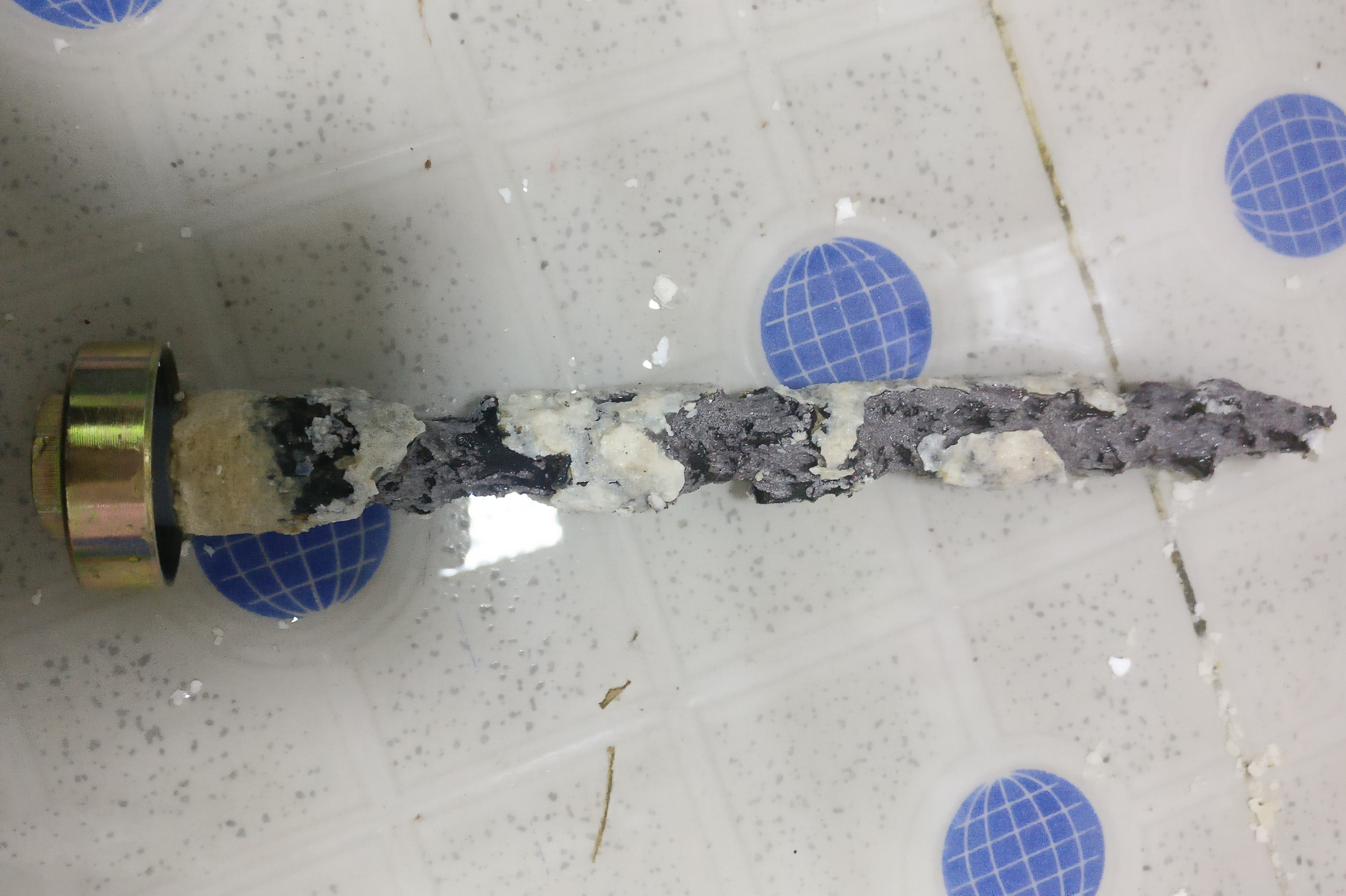 太阳能热水器电热水器燃气热水器,燃气热水器和电热水器选哪种好用