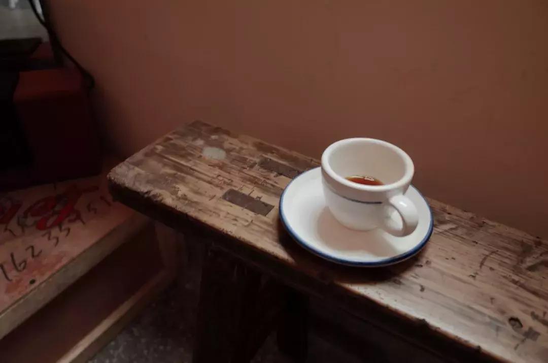 我们找到了重庆最用心的咖啡师，就在这间10㎡的小店里