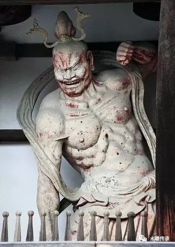 佛像的残缺之美木雕,巧夺天工的雕塑