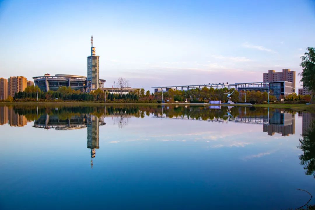 醉美大工秋|读书不觉已秋深，____________