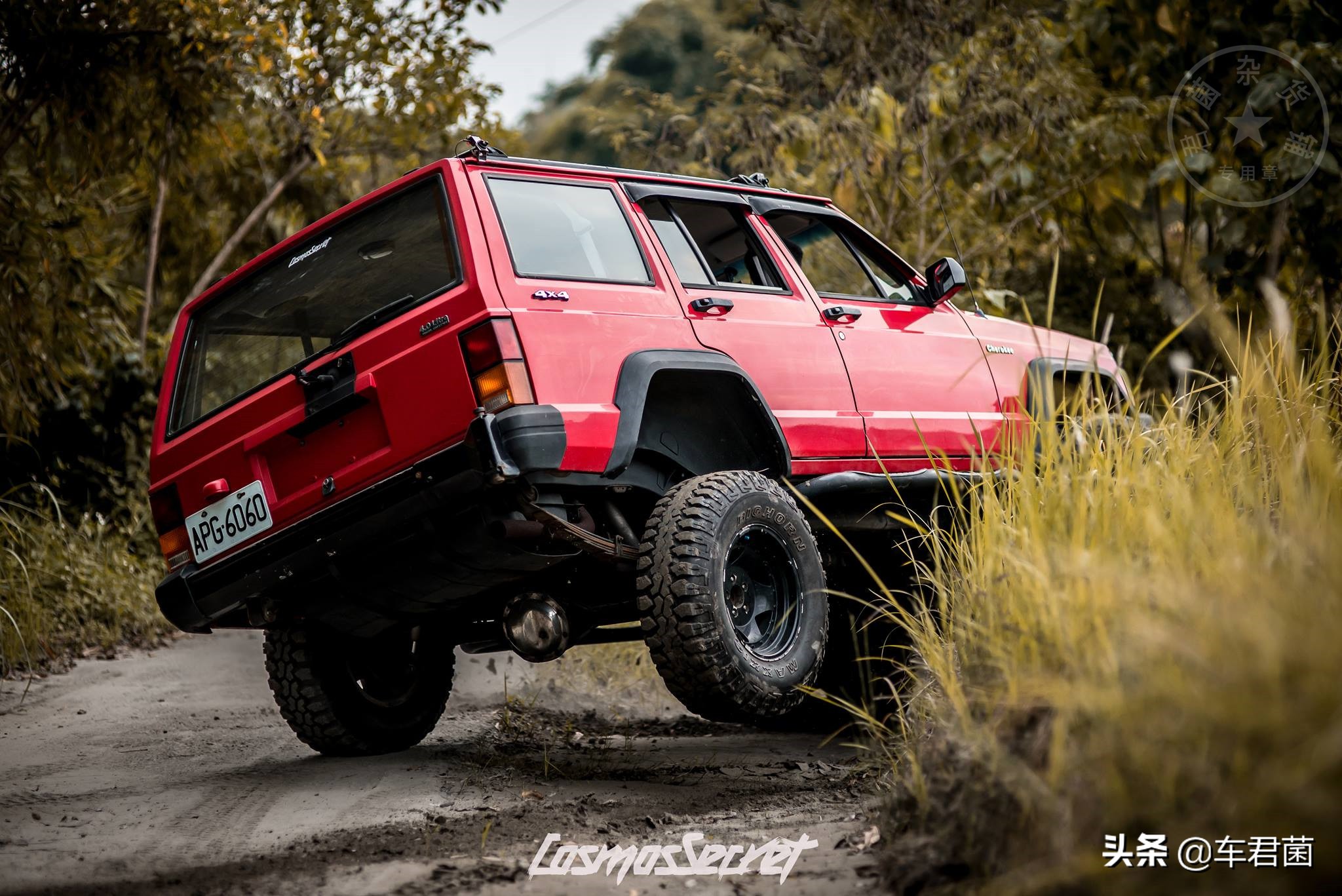 2014吉普切诺基4x4价格,老款吉普大切诺基4x4