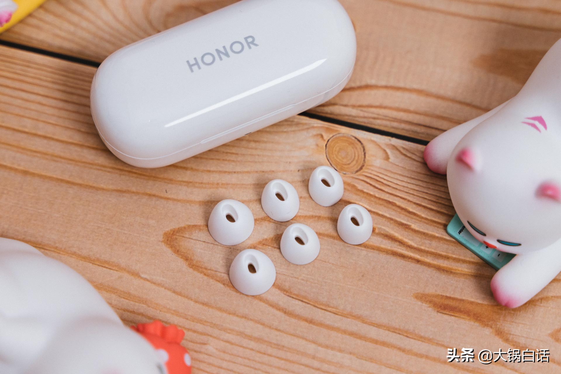 荣耀耳机earbuds2se怎么开启降噪,荣耀降噪蓝牙耳机推荐主动降噪