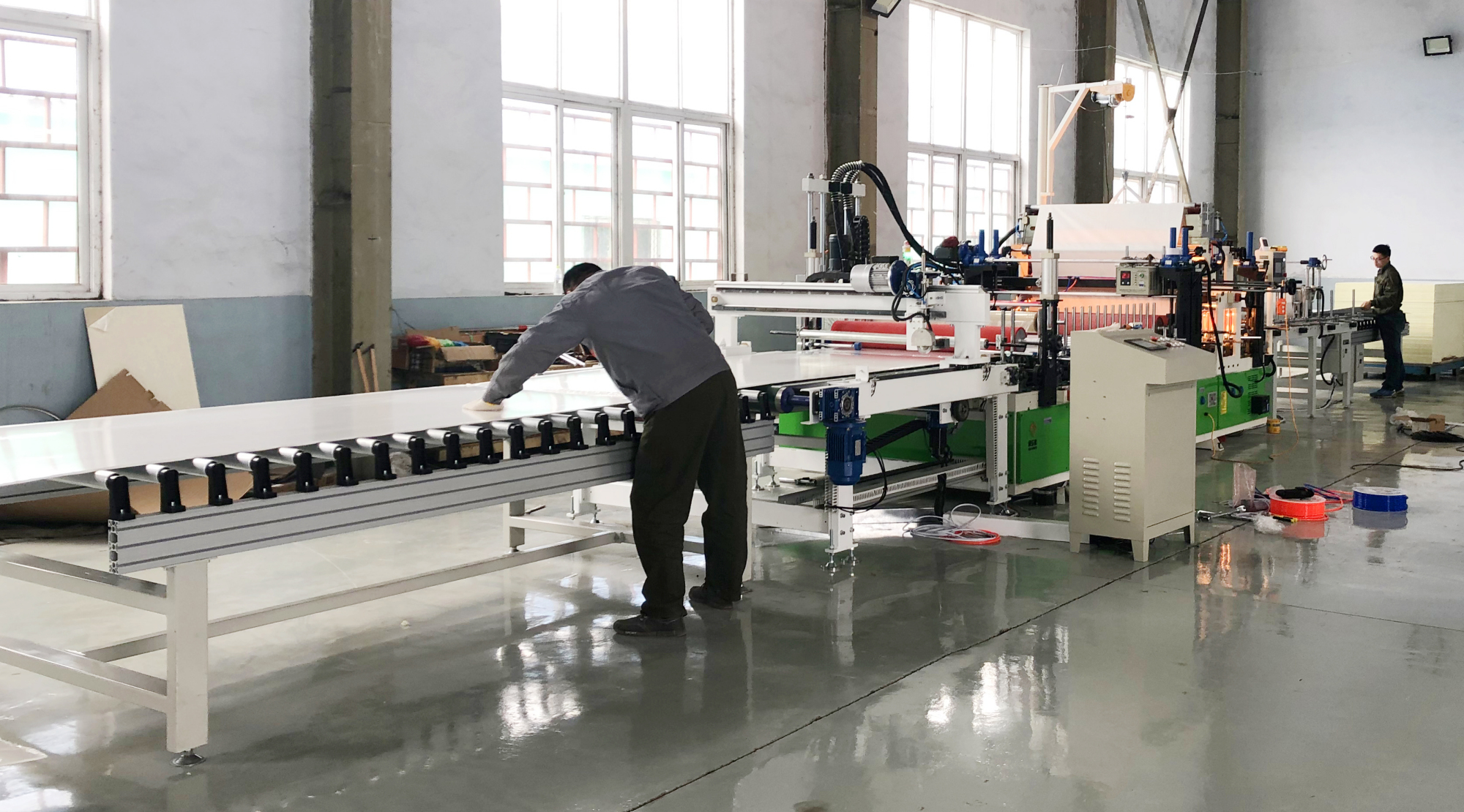 抖音集成墙板多少钱一平,抖音上15块钱一个平方的护墙板