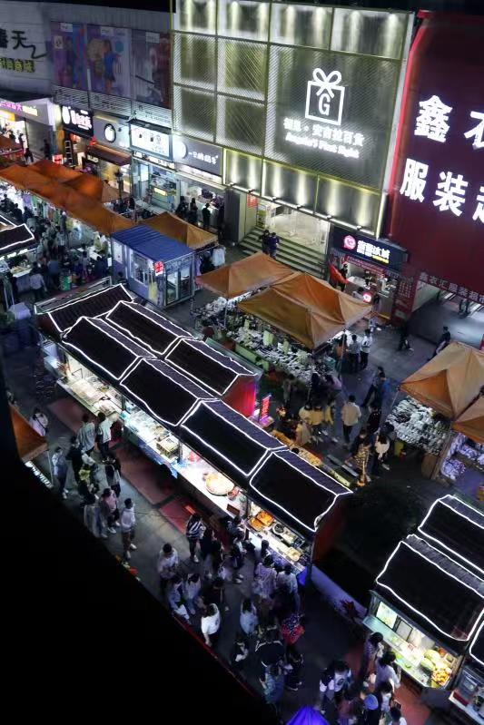 甜野男孩丁真评述,甜野男孩丁真爆红背后