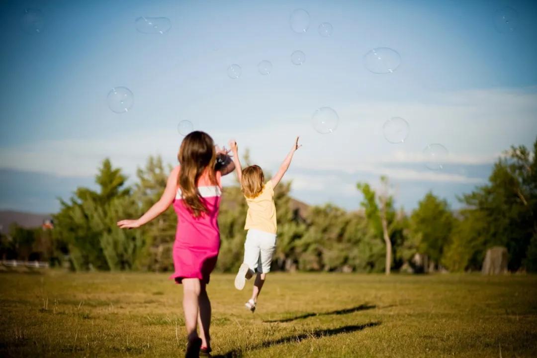 钟美美小男孩,钟美美教育孩子