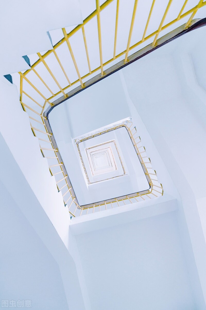 这本脑洞奇书，让我觉得“我是僵尸”