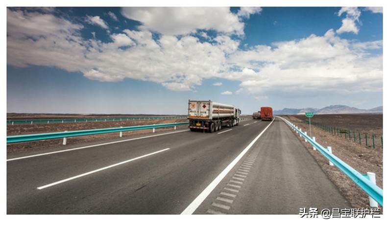 镀锌波形护栏道路栏杆,波形护栏镀锌护栏