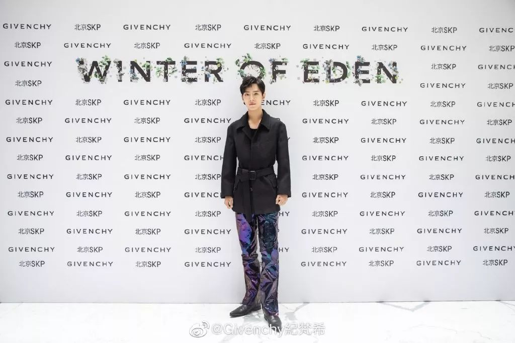 李现关车门的视频,李现和肖战王一博谁能火得更久