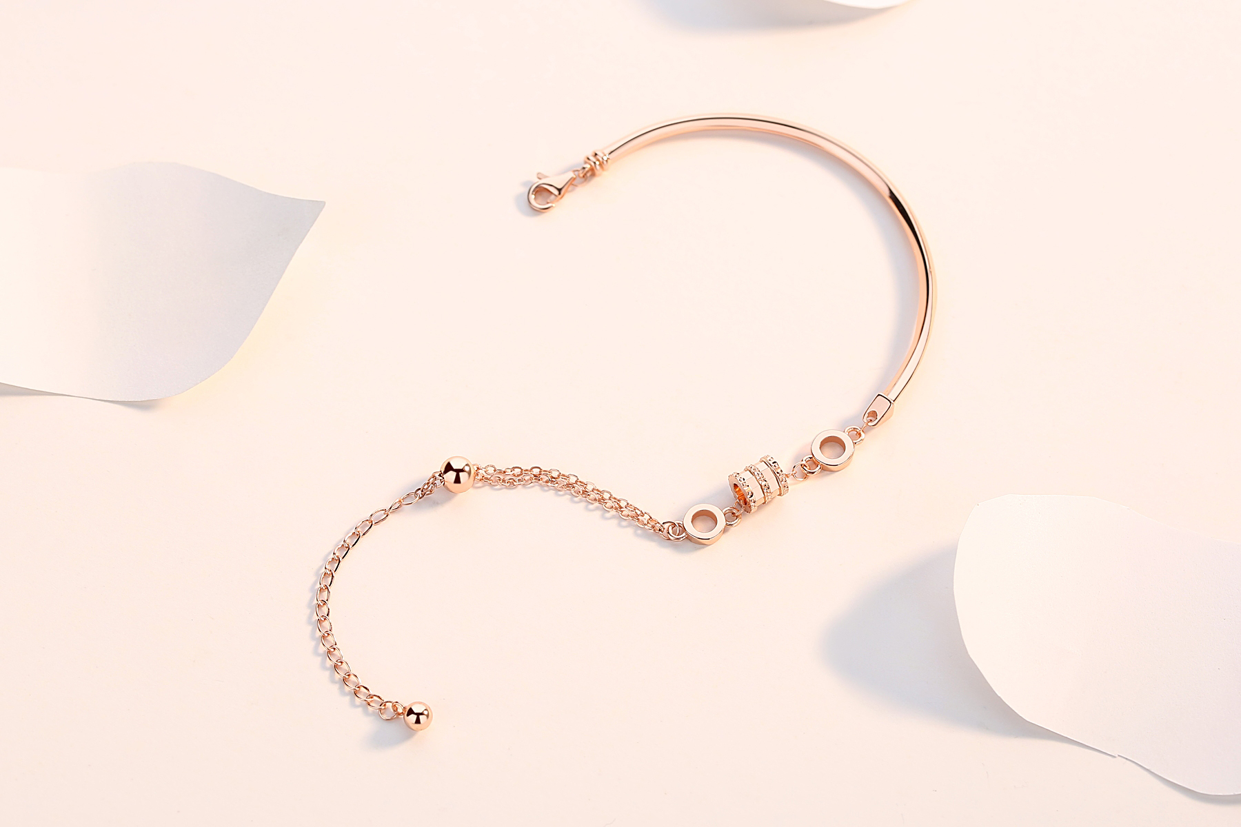 晶莹剔透的手链好看又时尚,低调而不失奢华的手链