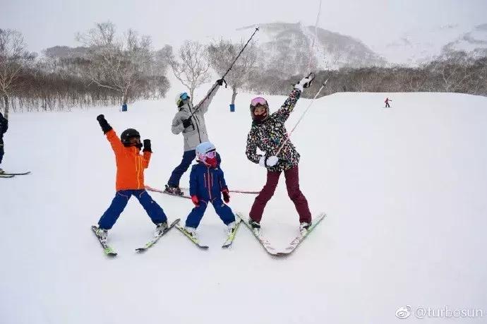 孙俪晒儿子的一家三口,孙俪写给儿子10岁的信