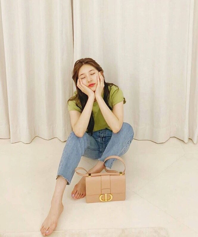 泫雅夏日必备,泫雅牛油果绿色毛衣