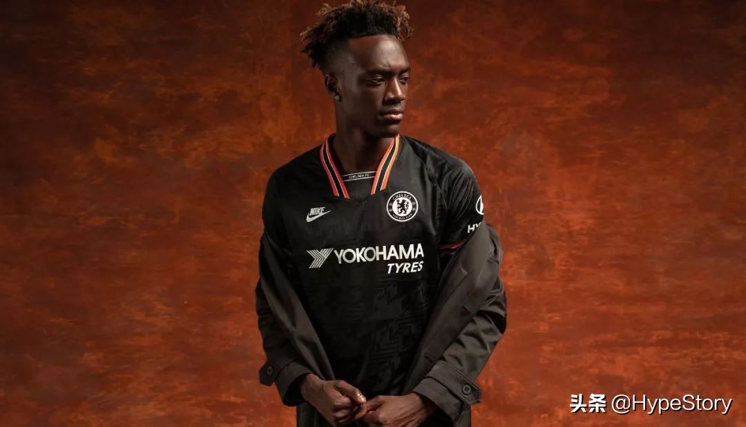 球衣穿搭秋天,球衣穿搭选什么版本