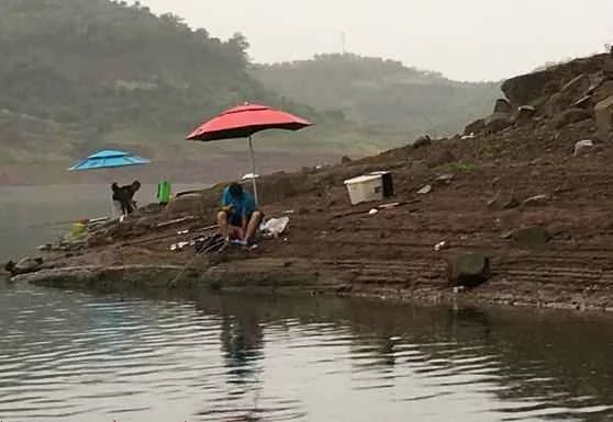 杆子断了就去配节啊