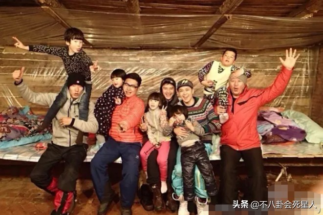 爸爸最可爱一瞬间,家有萌宝kimi和王诗龄太搞笑了