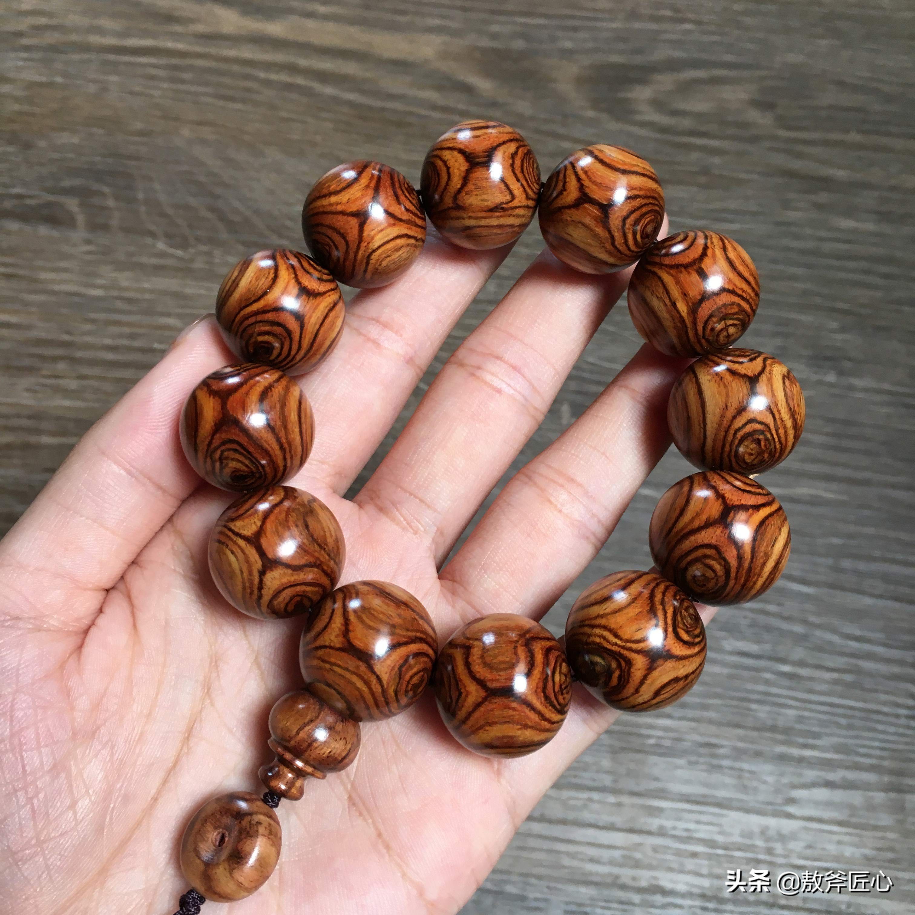 黄花梨鉴别真假只需3秒,海南黄花梨用酒精泡咋分真假