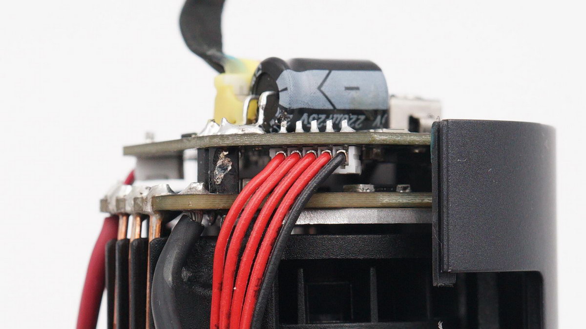 电钻拧三合一螺丝,微型手持小电钻拆解