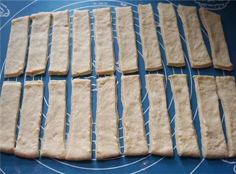 不用酵母也能炸出松软酥脆的油条,怎么用发酵粉炸出酥脆的油条