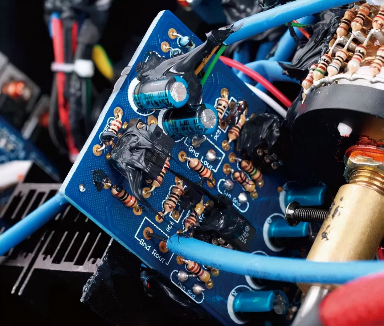 器材评论｜吃饱的感觉真正好——HiFiMANEF6se纯甲类耳放